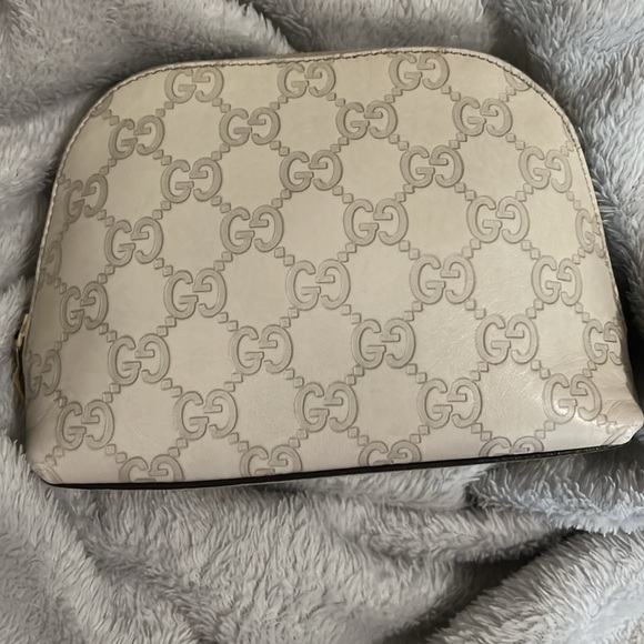 Gucci makeup or travel bag - Picture 3 of 9